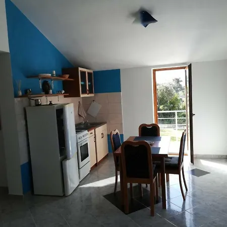 Orange&blue Appartement Sukošan